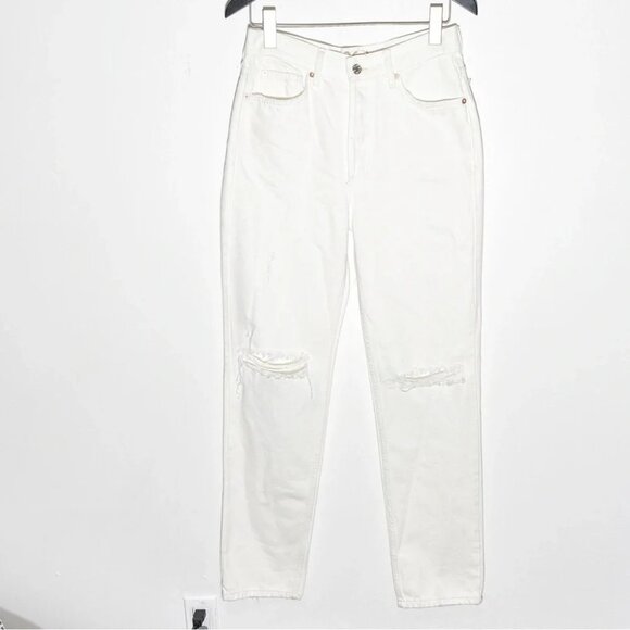 Stylish White Ripped Women Jeans - Picture 3 of 10